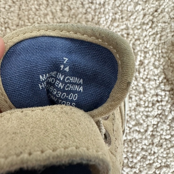 Old Navy toddler shoes size 7 - Picture 2 of 5